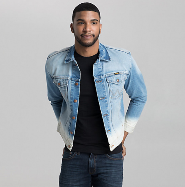 Jaket jeans dengan efek dip-dye